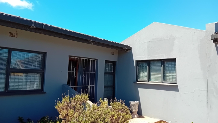 4 Bedroom Property for Sale in Parkersdorp Western Cape